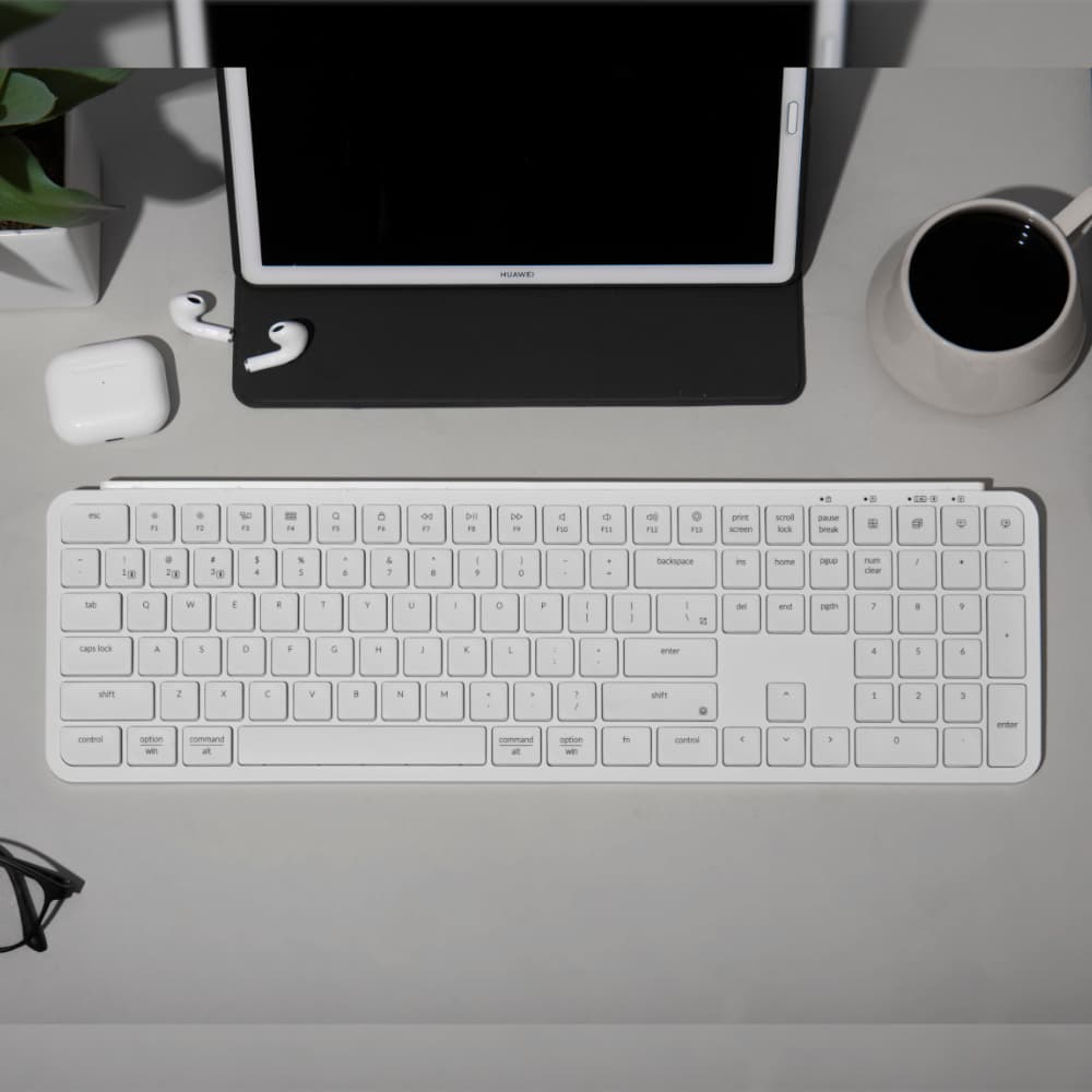 Keychron B6 Pro Ultra-Slim 100% Wireless Keyboard – Ivory White - view 3