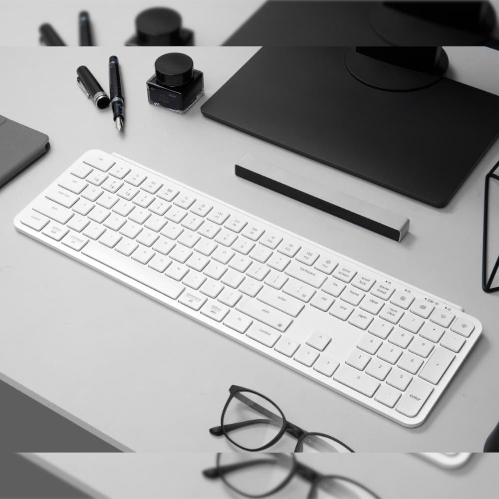 Keychron B6 Pro Ultra-Slim 100% Wireless Keyboard – Ivory White - view 4