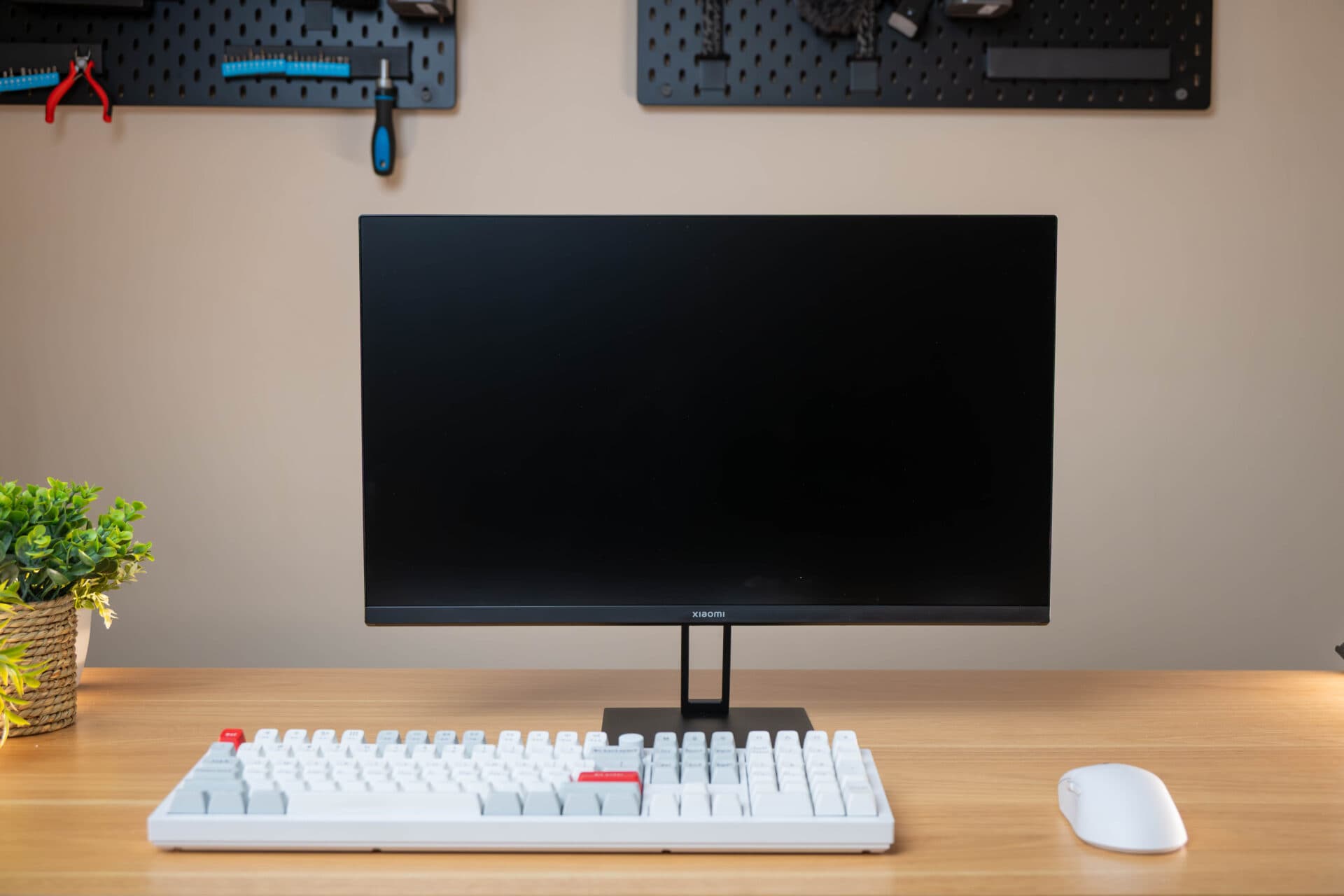 Xiaomi G24i 24" Full HD 1080p IPS Gaming Monitor (180Hz, 1ms, 16:9, HDMI/DP, and AMD FreeSync) - view 10