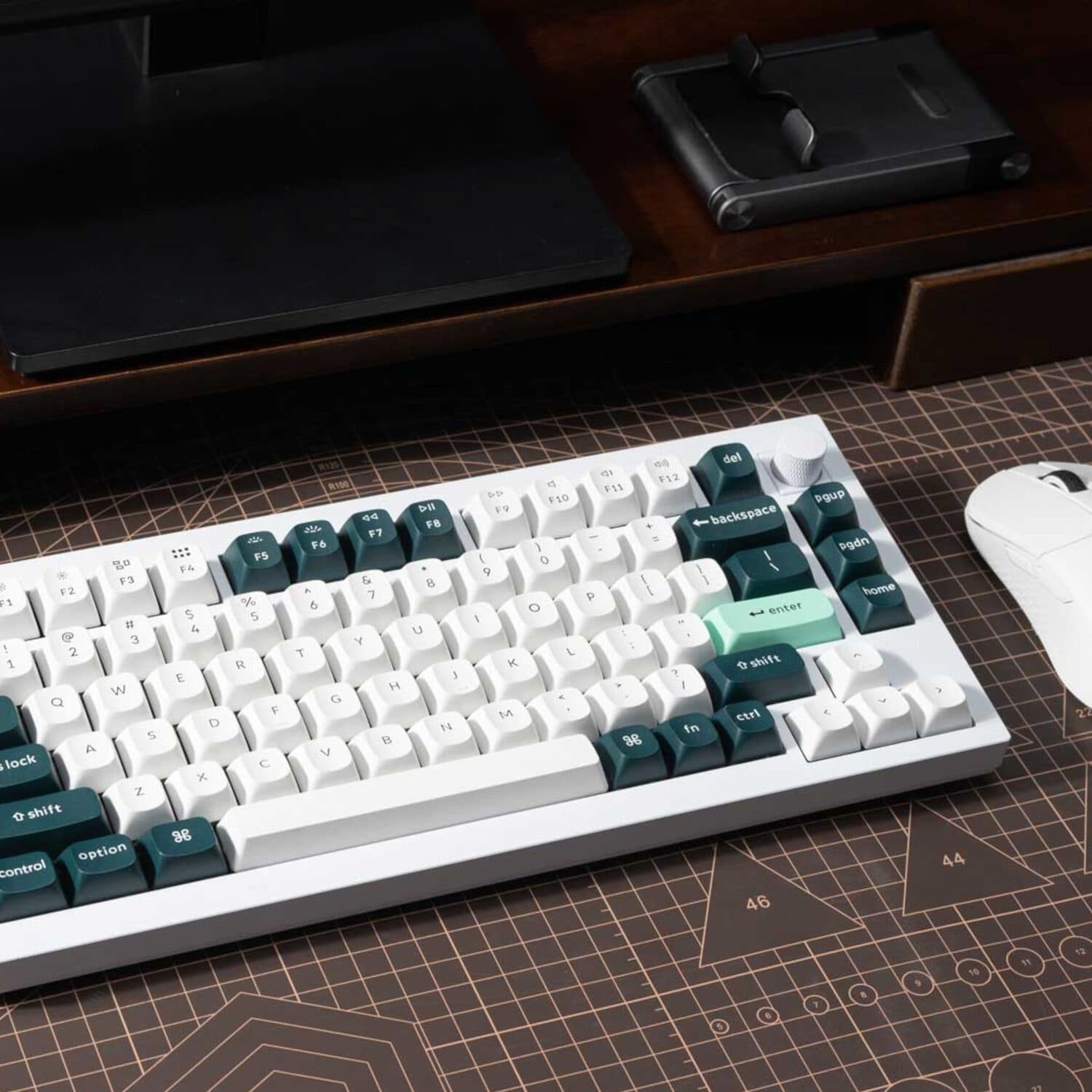 Keychron Q1H-P1 QMK Wireless Custom Keyboard - White - view 3