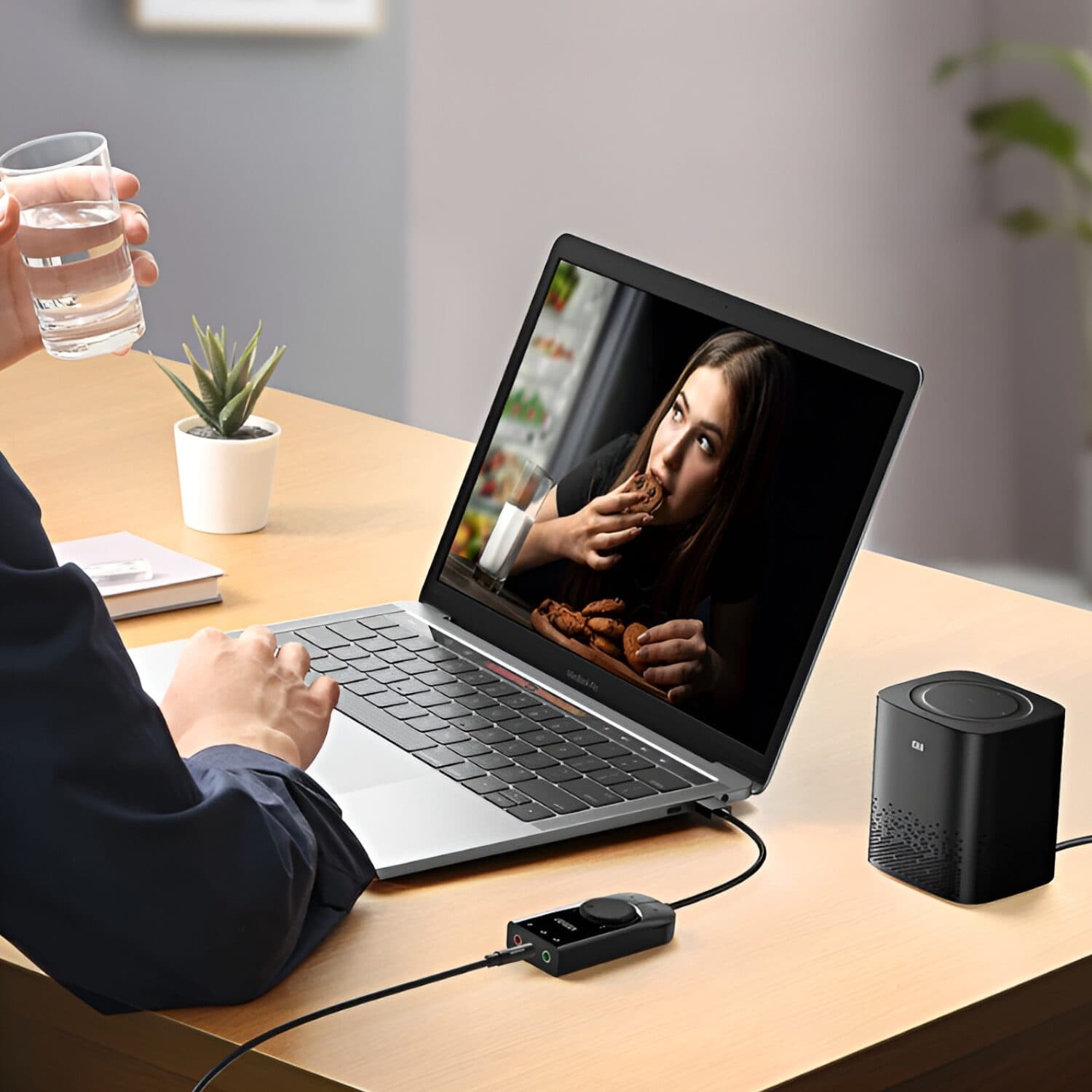 UGREEN CM129-40964 USB-A to 3.5mm External Stereo Sound Adapter - Black - view 5